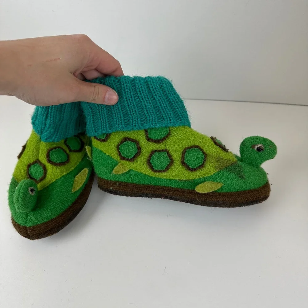 Garnet Hill 100% Wool Turtle Slipper Boots Green Kids Size 11 *stain